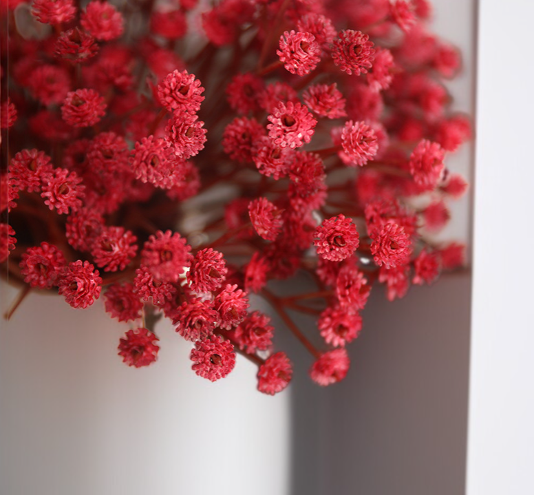 Diseño floral con flores artificiales de alta calidad