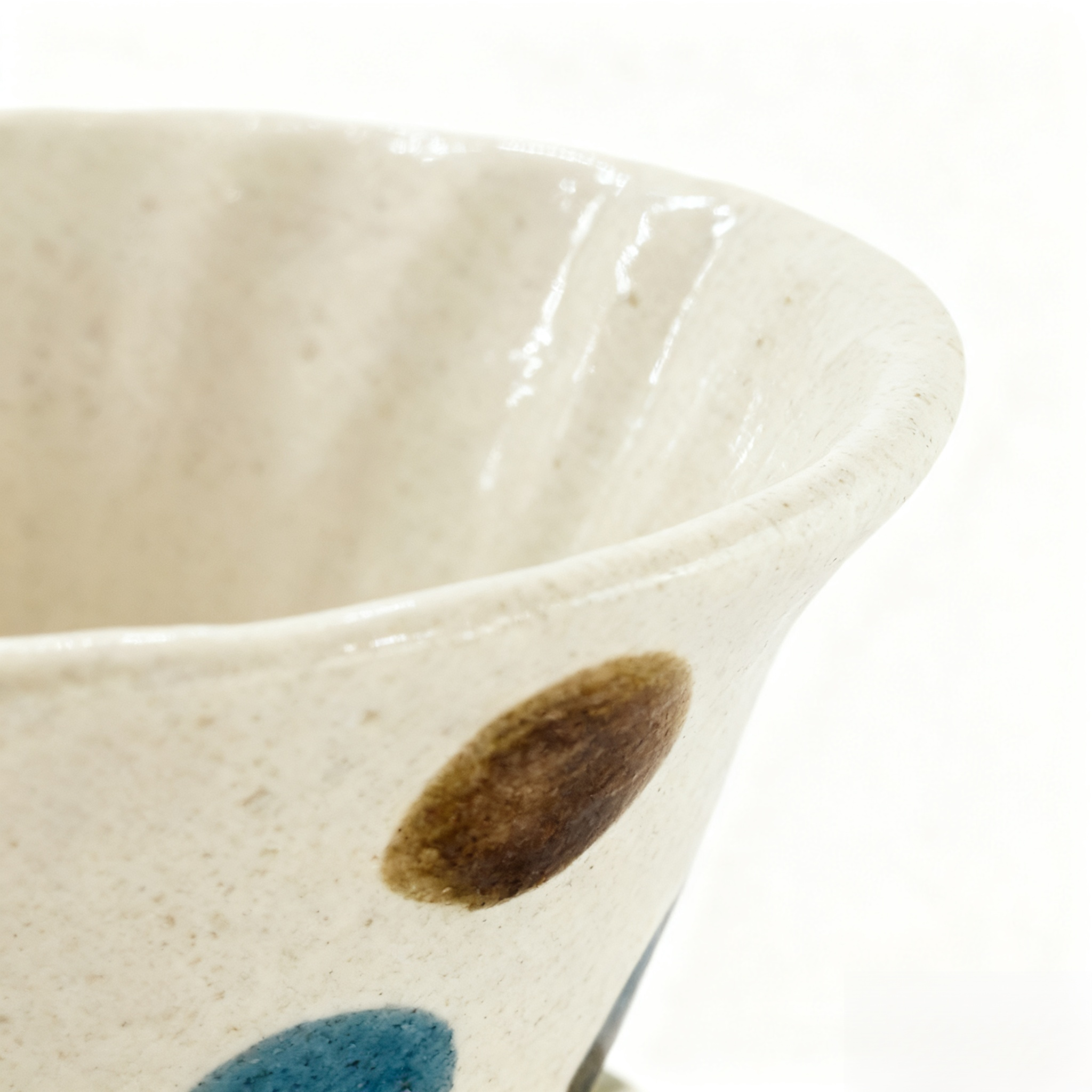 감성적인 물방울 패턴 커피컵 사진