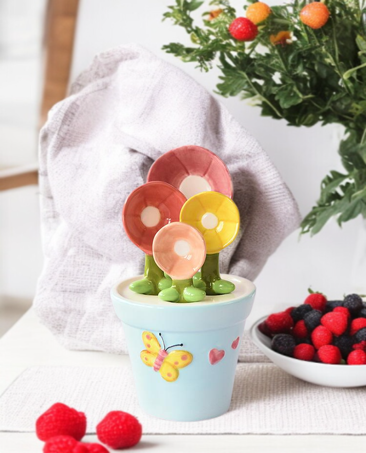 귀여운 도자기 숟가락 수납 받침대 전체 모습