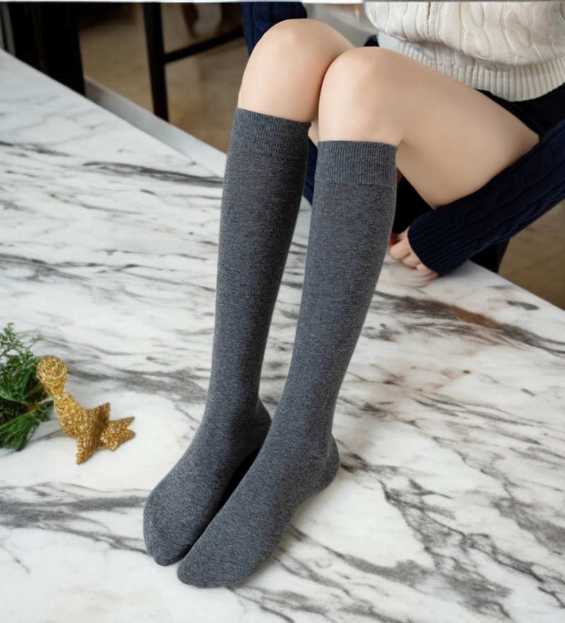 高筒襪彈性伸展效果圖