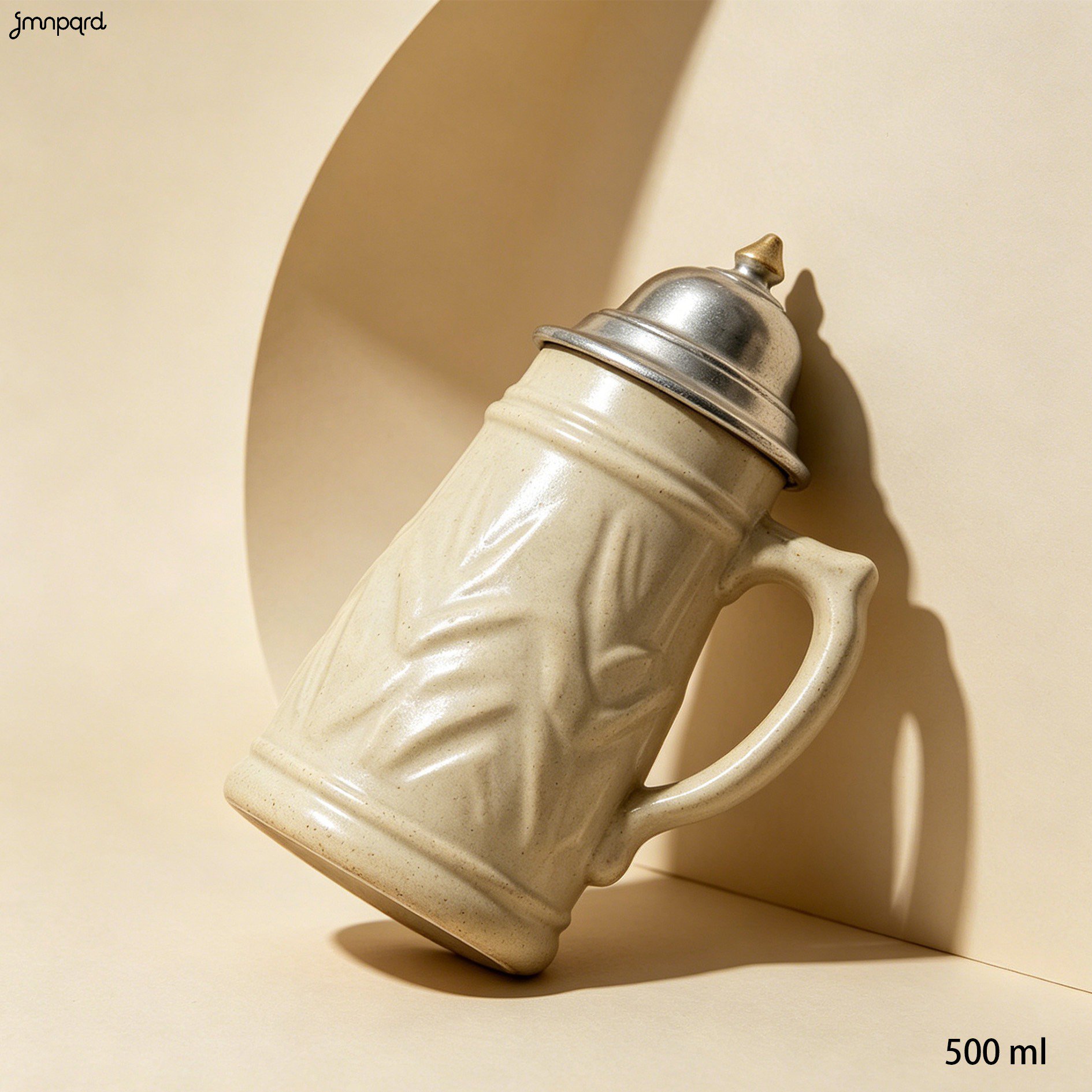 Jarras de cerveza vintage con diseño clásico