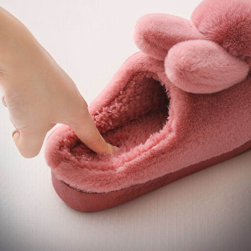 ファッション性の高い室内用厚底スリッパ