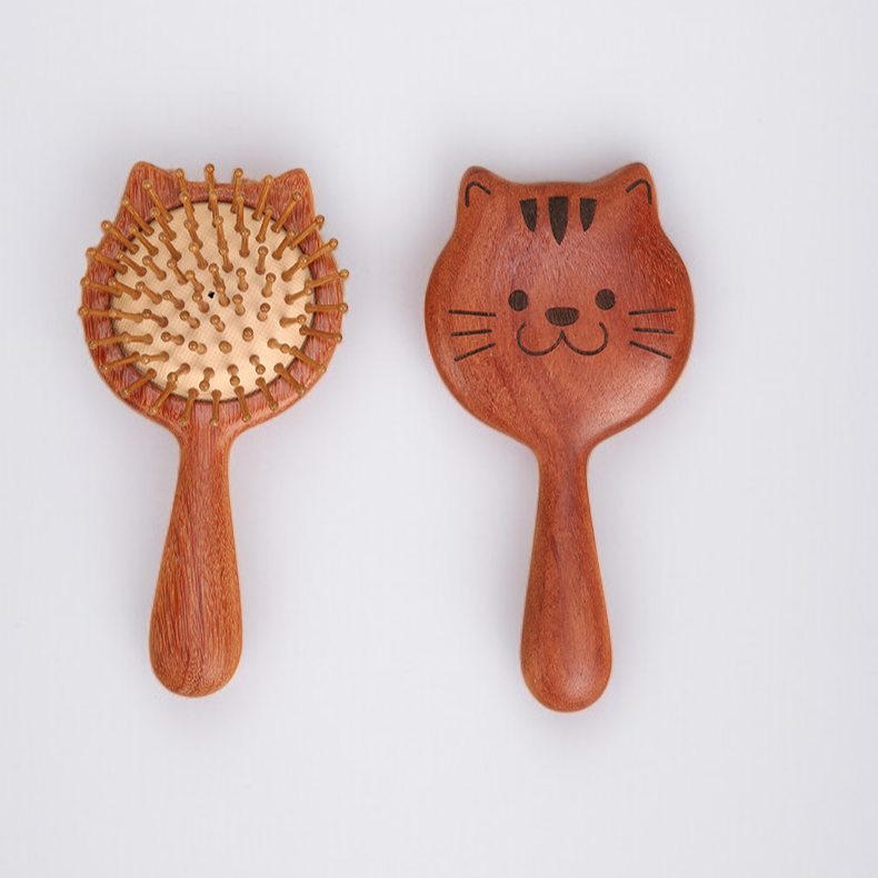 หวีนวดลมไม้จันทน์สำหรับลูกแมว