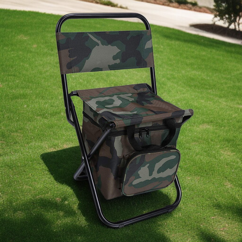 접이식으로 쉽게 휴대 가능한 캠핑 의자 모습
