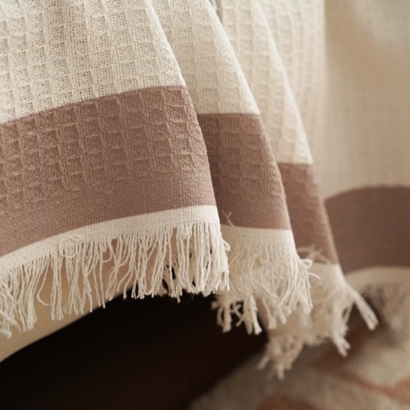 Nordic-Style Sofa Throw