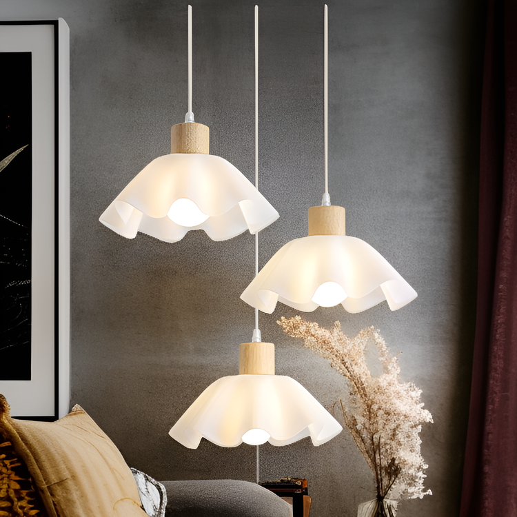 Nordické dřevěné závěsné svítidlo nad jídelní stůl, tři hlavy, moderní japonský styl wabi-sabi