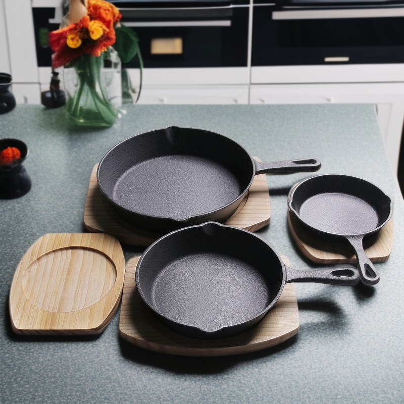 Große klassische Haushalts-Eisenpfanne, flacher Boden, antihaft, ideal für Omeletts