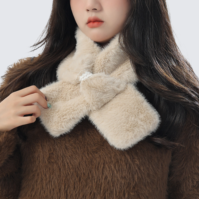 秋冬季柔軟可愛減齡毛絨圍脖