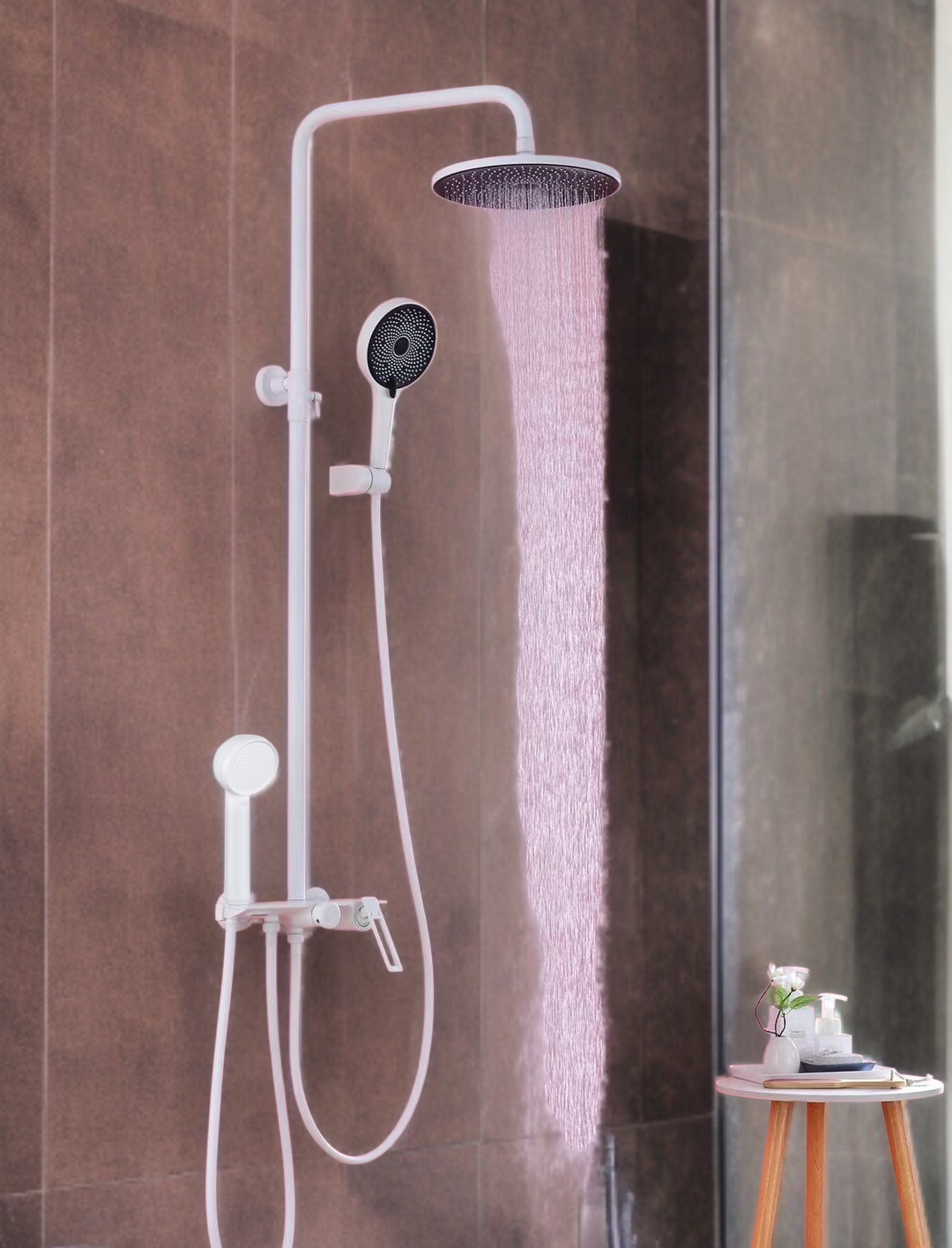 Universal fit pressurized shower nozzle installation