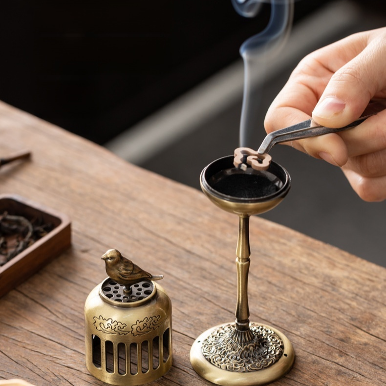 パレスデザイン金のカササギお香ランプ