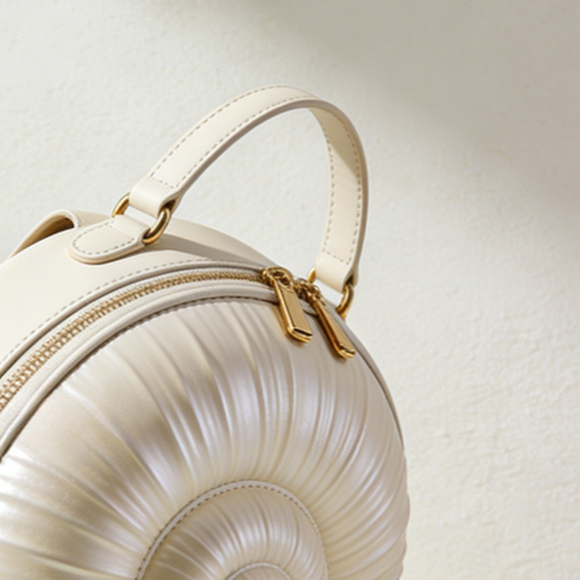 収納力抜群のクリエイティブリュック内部構造