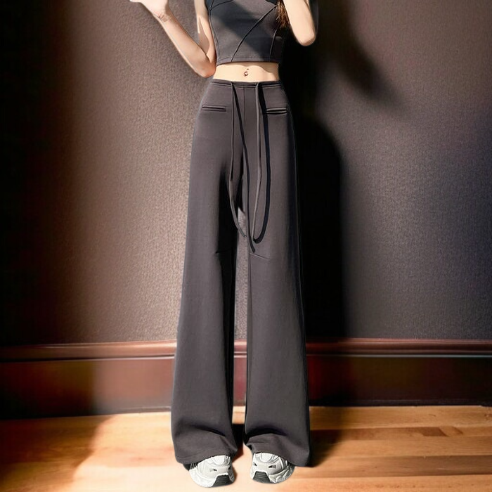 모던한 슬림핏 슬랙스 착용샷