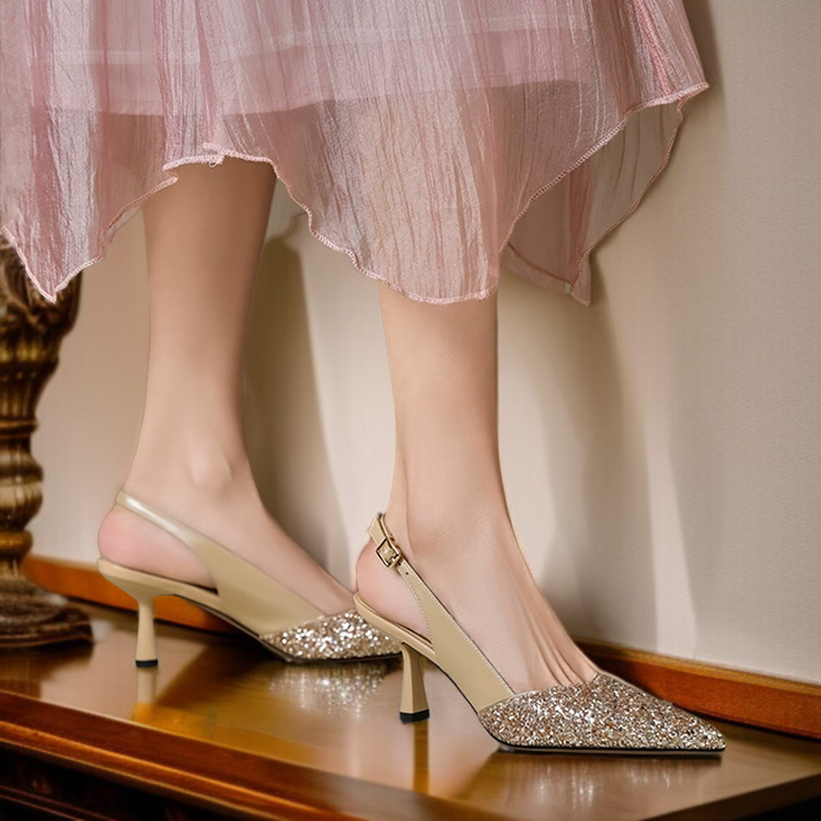 輝くエレガントハイヒール