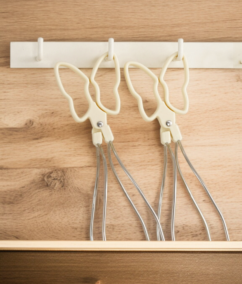 Rustproof and sturdy stainless steel kitchen tongs