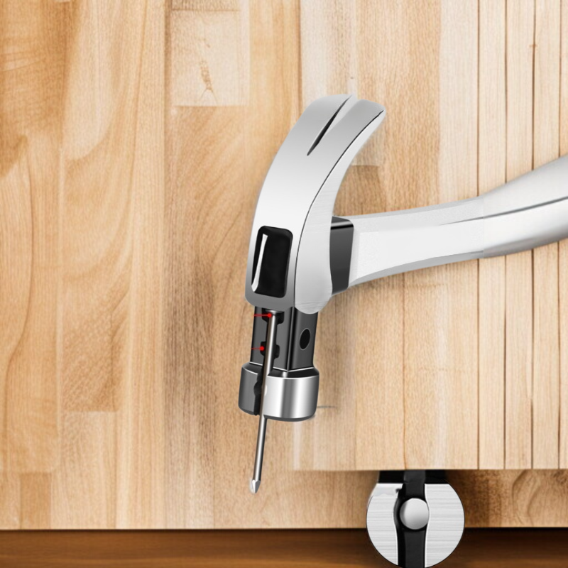 コンパクトサイズのハンマー携帯例