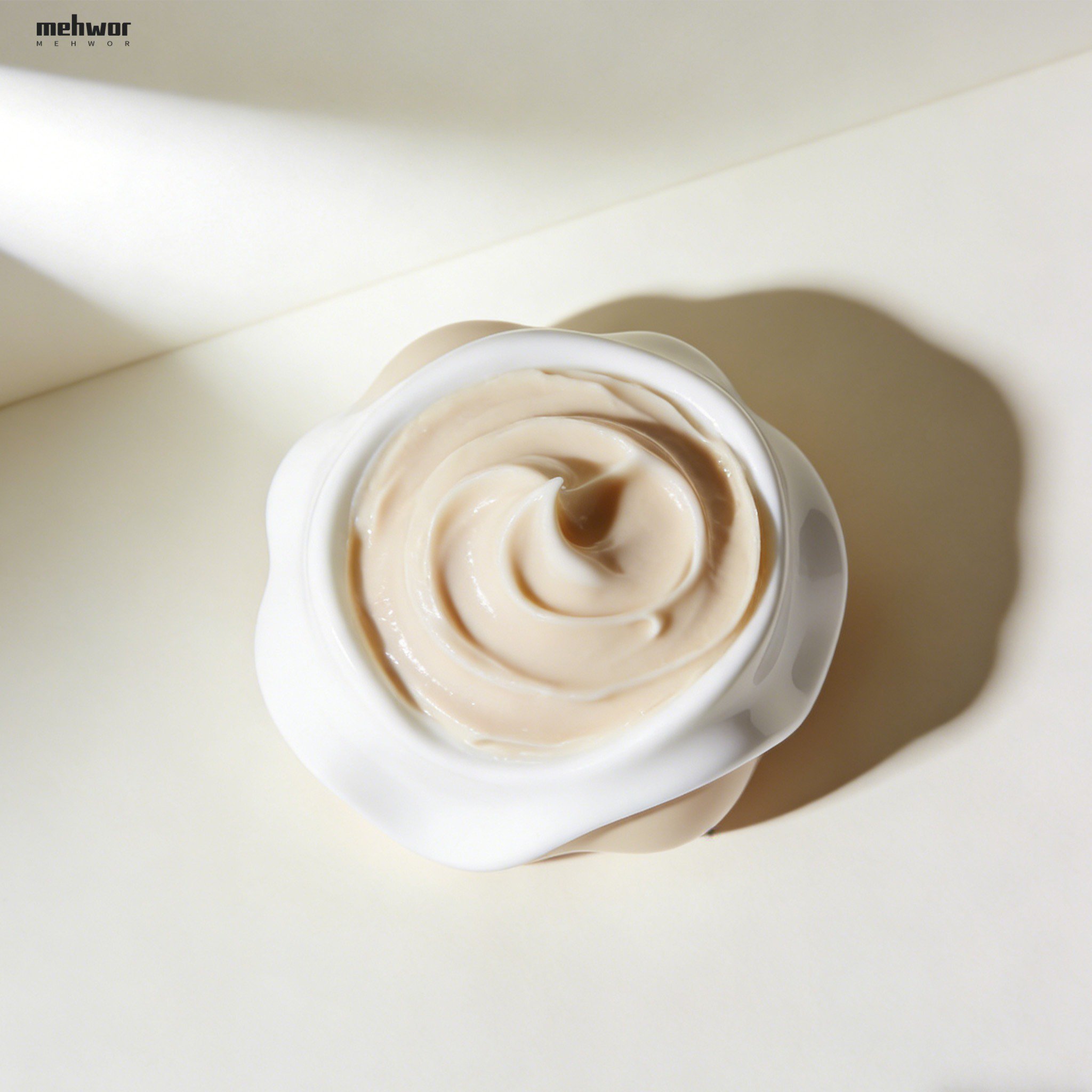 บาล์มล้างหน้าเนื้อสัมผัสอ่อนโยน