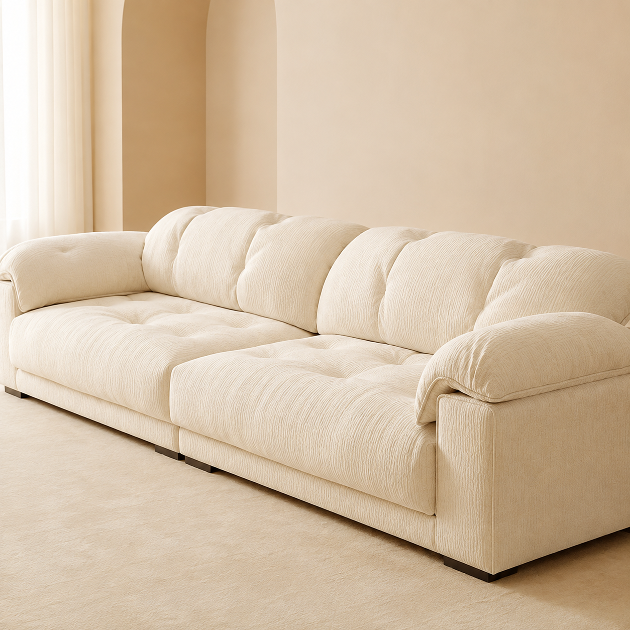 Sofa Cremefarbene Wolke mit eleganten Kissen