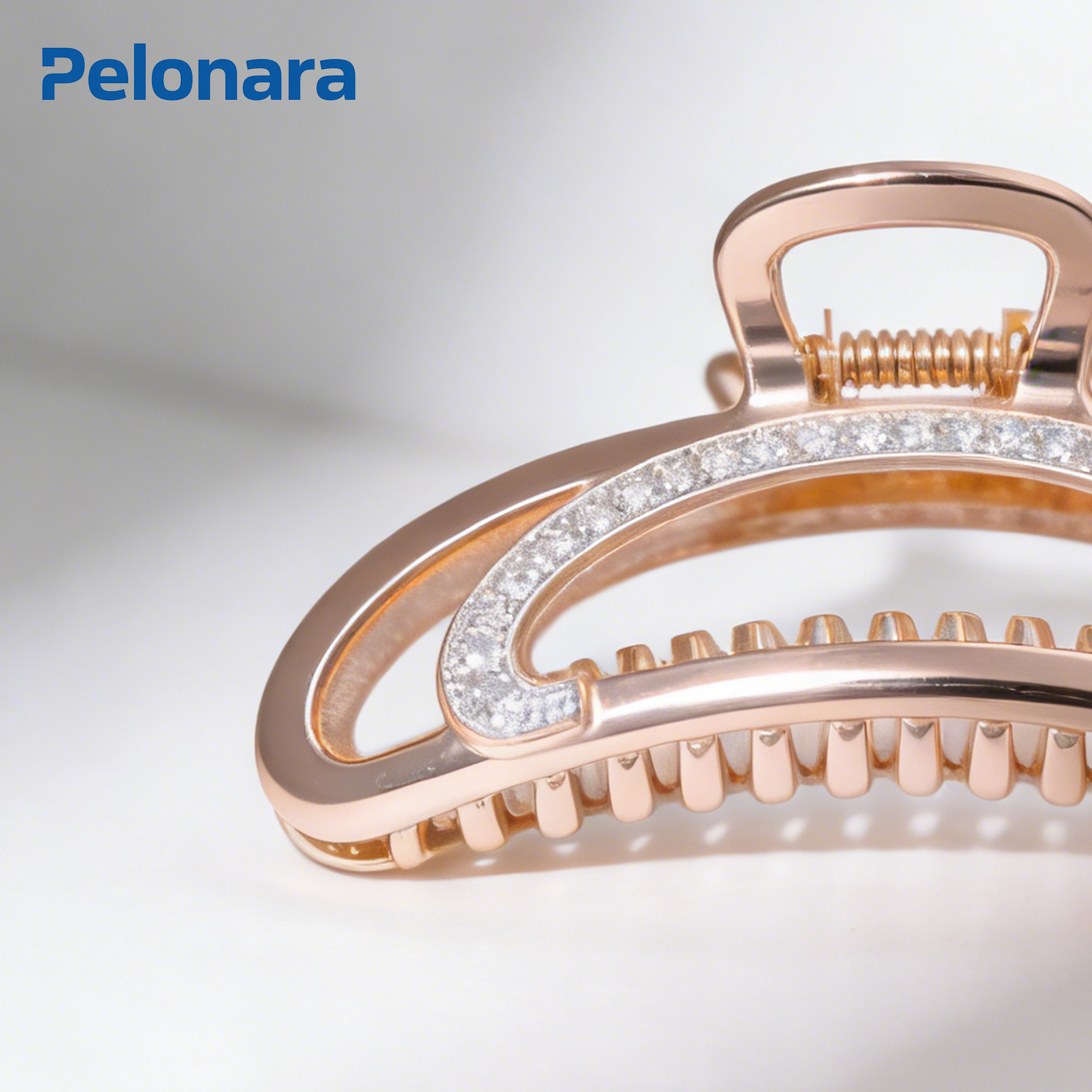 鏤空金屬抓夾 高顱頂顯臉小