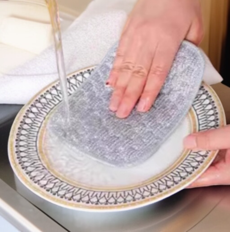 두툼하고 부드러운 촉감의 흡수성 행주