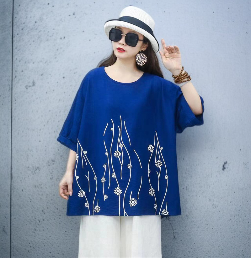 涼しい夏向けレディースルーズTシャツ