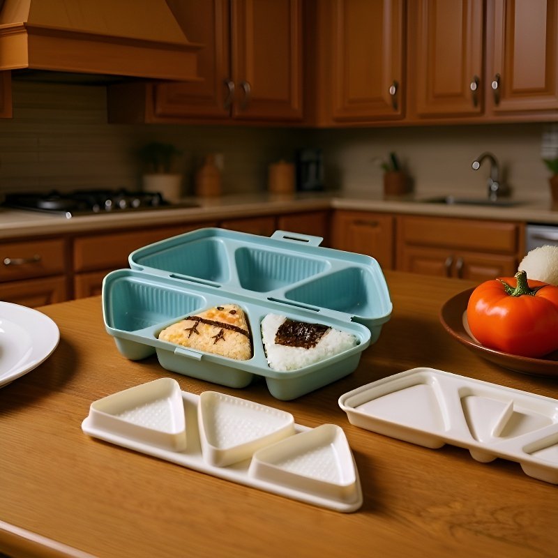 6つの区画を持つ三角形のおにぎり型