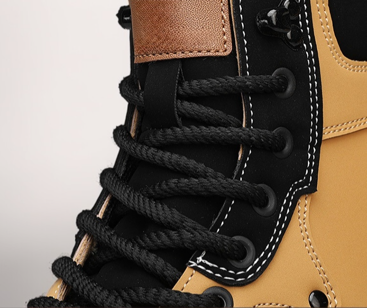 튼튼한 소재의 마틴 부츠