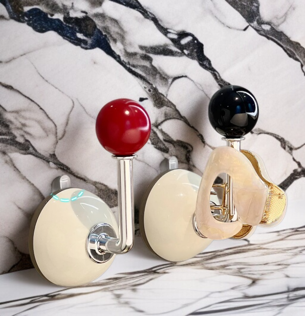 수건과 소품을 걸 수 있는 욕실 후크