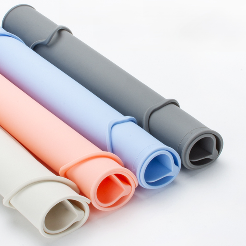 Silicone square placemat with insulation for dining table