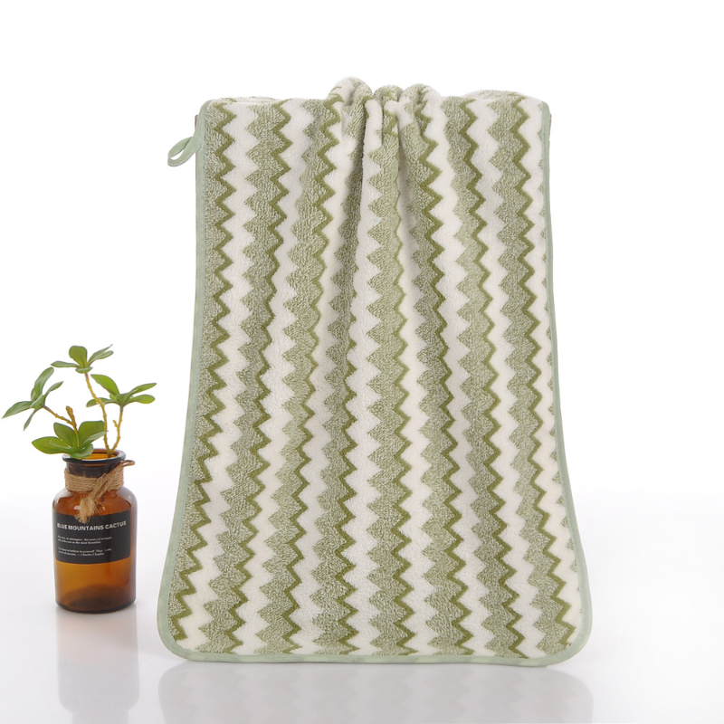 Coral fleece thickened absorbent towel