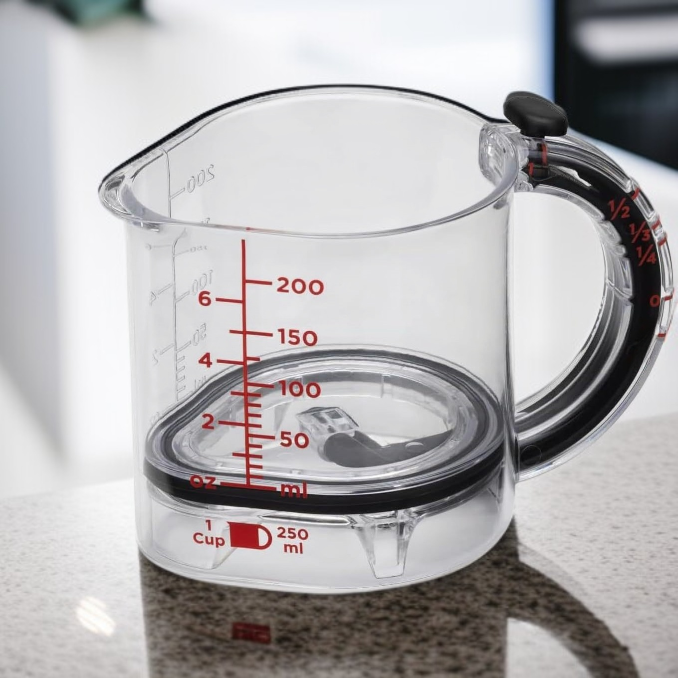 Multifunktionaler 4-in-1-Messbecher