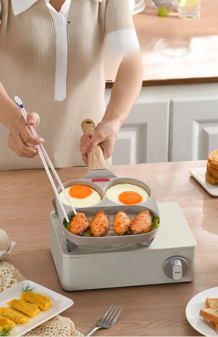 Gaufre croustillante sortie de l'appareil multifonction Doumi