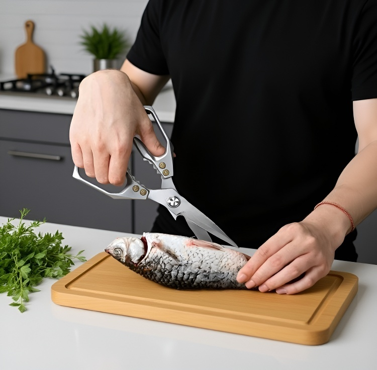 공예 작업에 적합한 견고한 가위 모습