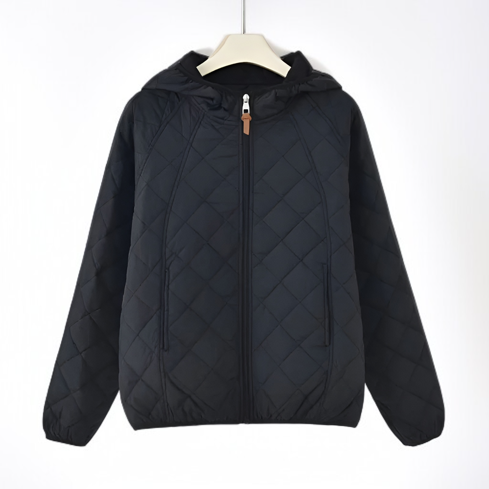 コットンパッド入りレディースコートのフード部分のアップ