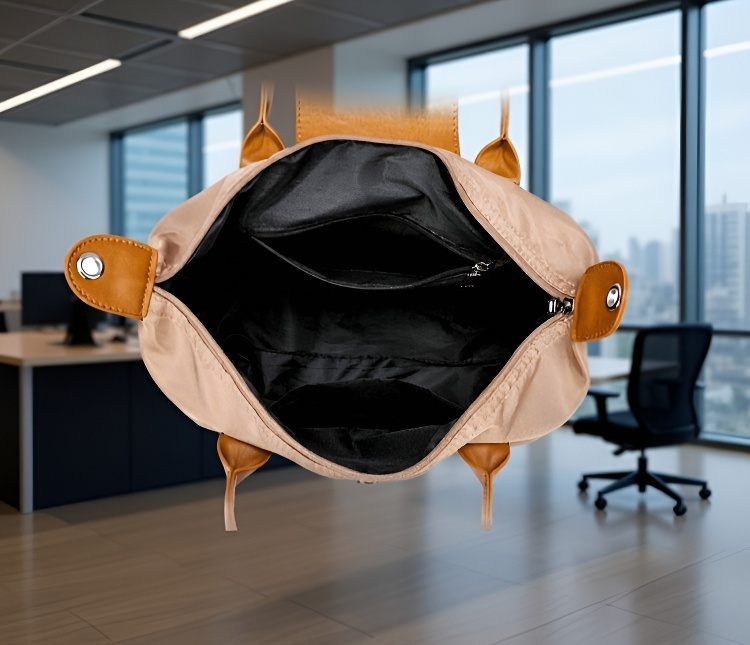 旅行に便利な多機能レディースバッグ