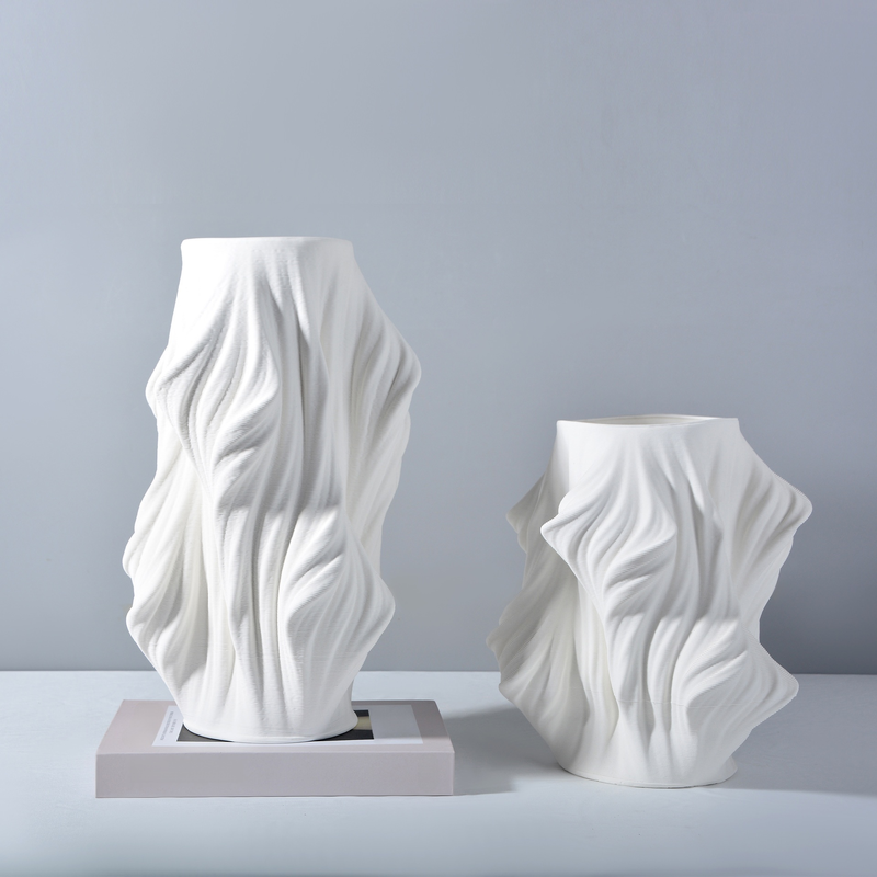 Moderne minimalistische 3D-gedruckte Keramik-Kunstwerke