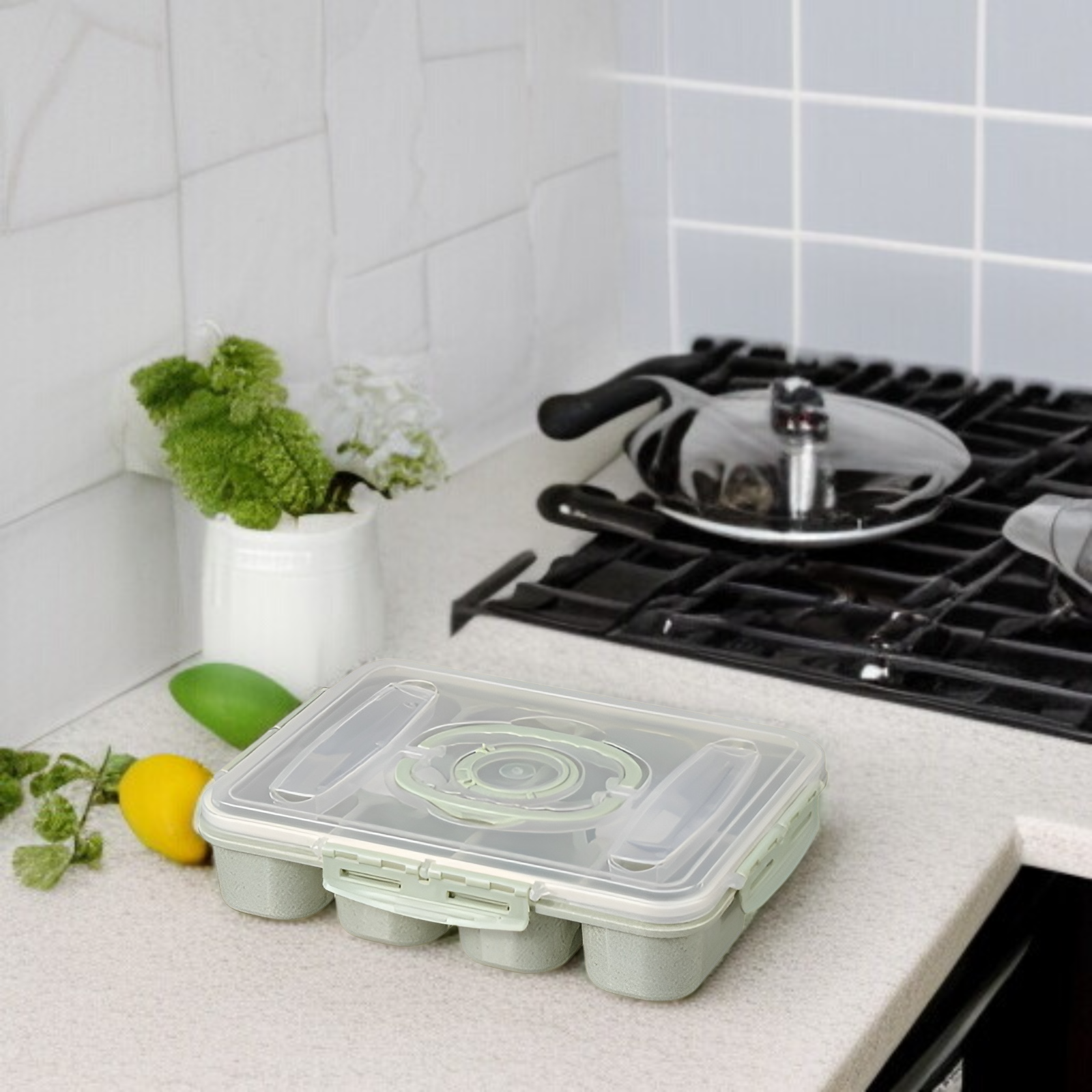 スナックやお菓子を分けて保存できるランチボックス