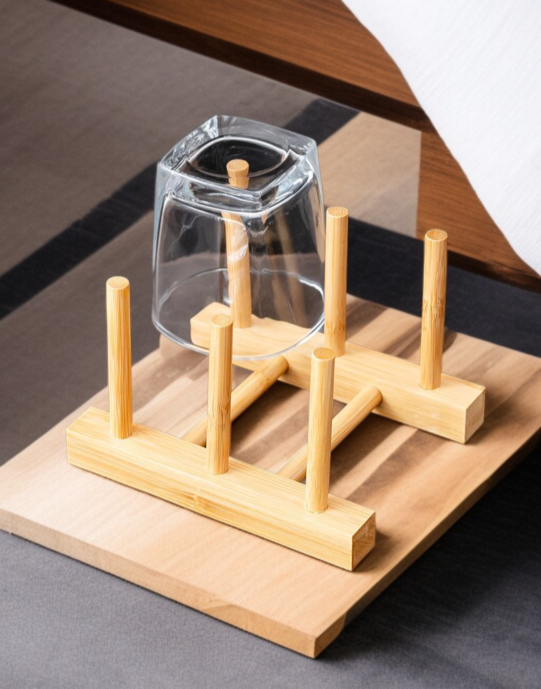Modern draining cup holder for mugs