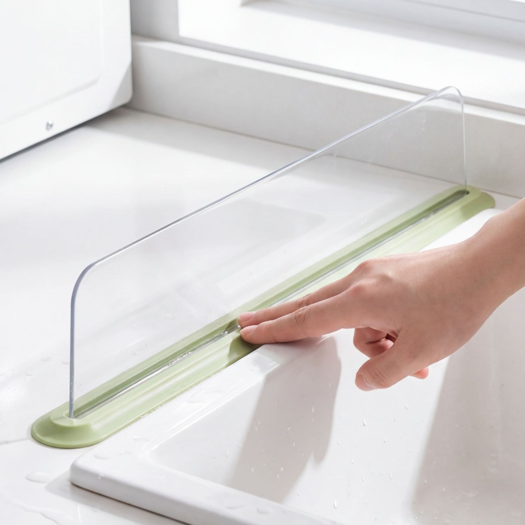 싱크대 주변을 보호하는 뒷벽