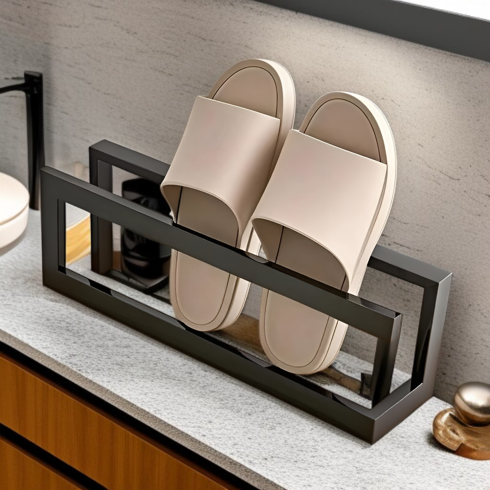 고급 금속 소재의 슬리퍼 랙 근접샷