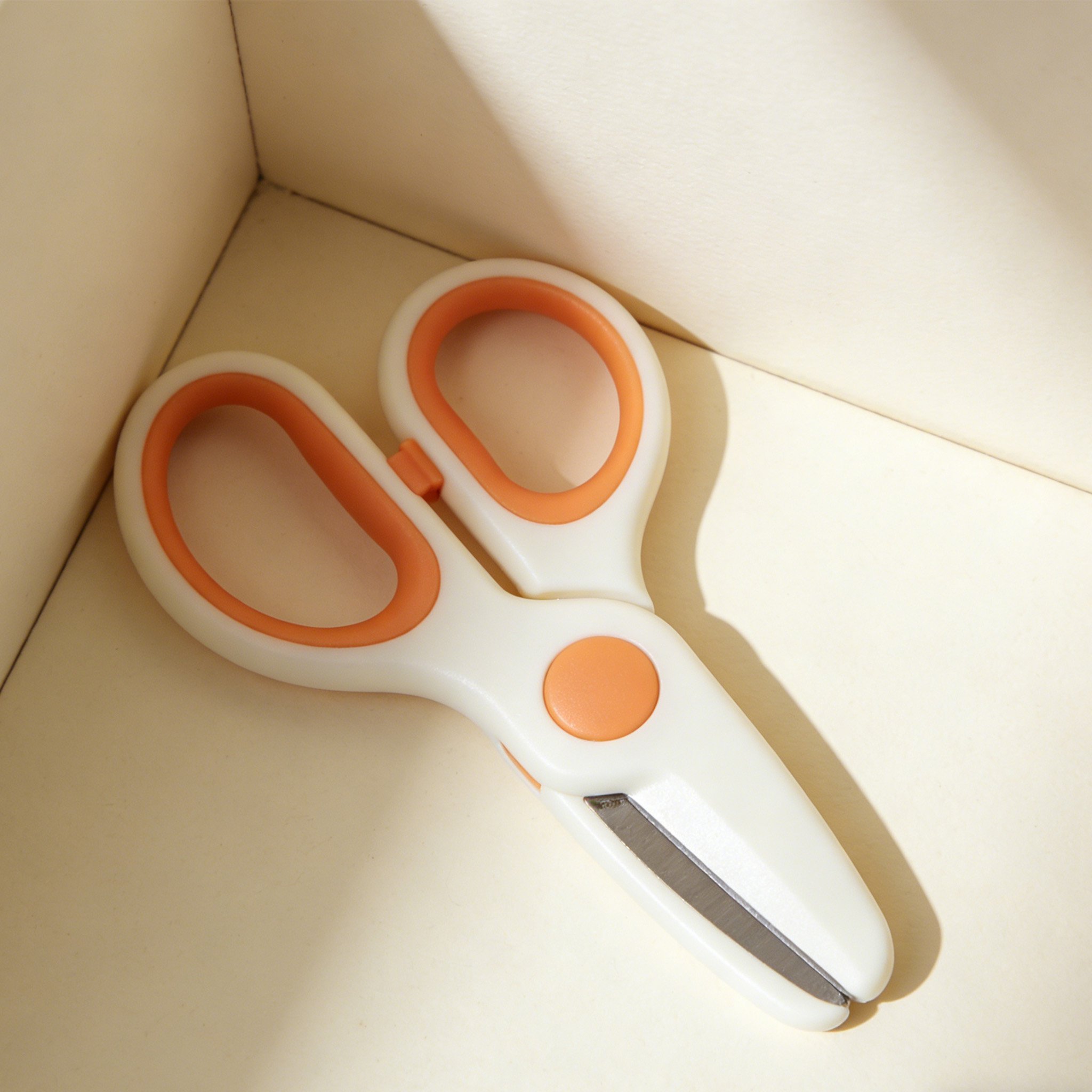 다양한 디자인의 수공예 가위 세트