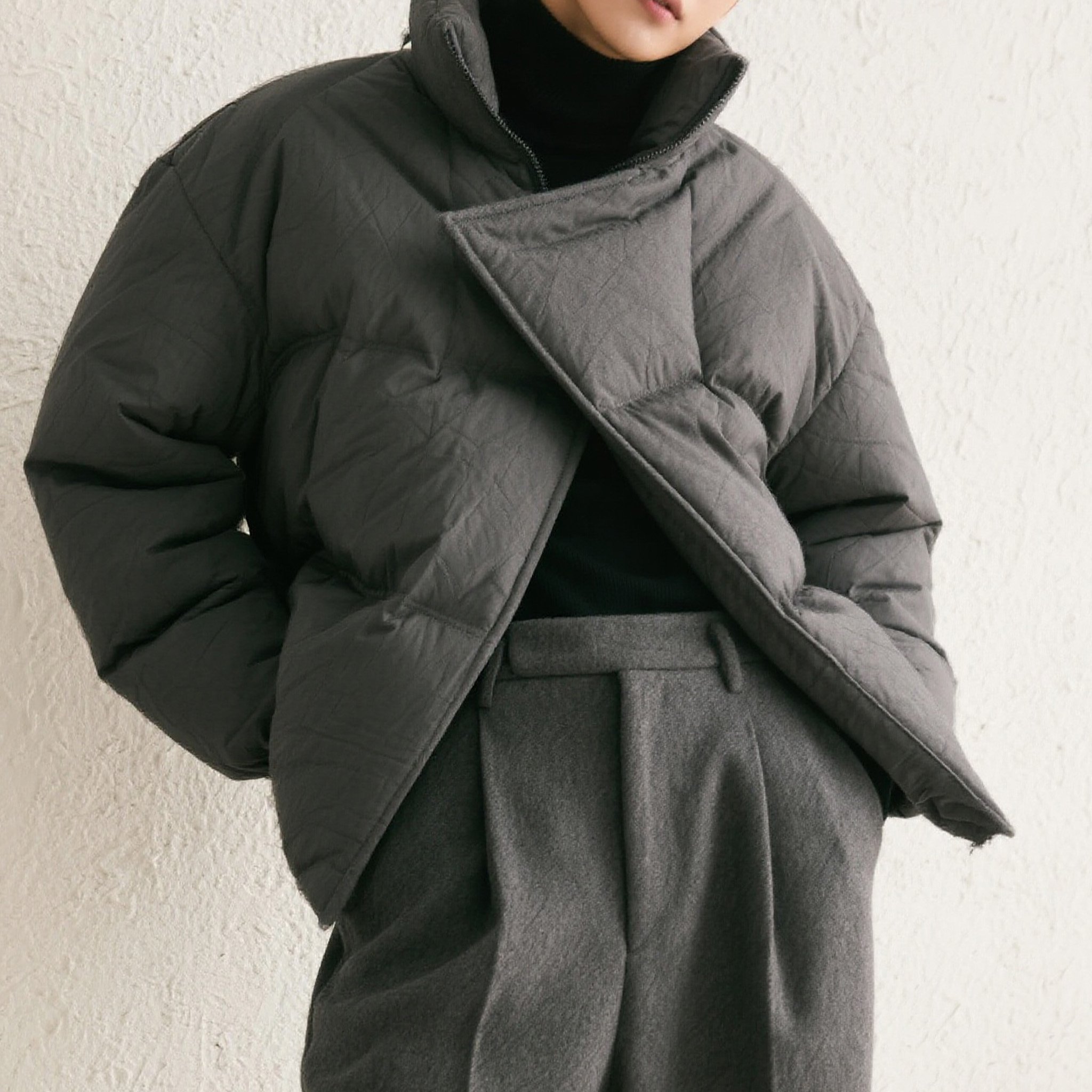 모던 그레이 언밸런스 롱 패딩