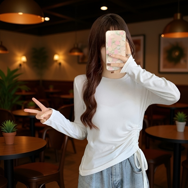 無地のスリムフィット長袖ベースレイヤー