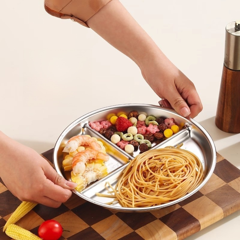 Plato de tres compartimentos