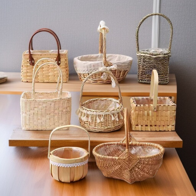 손으로 들 수 있는 등나무 꽃바구니