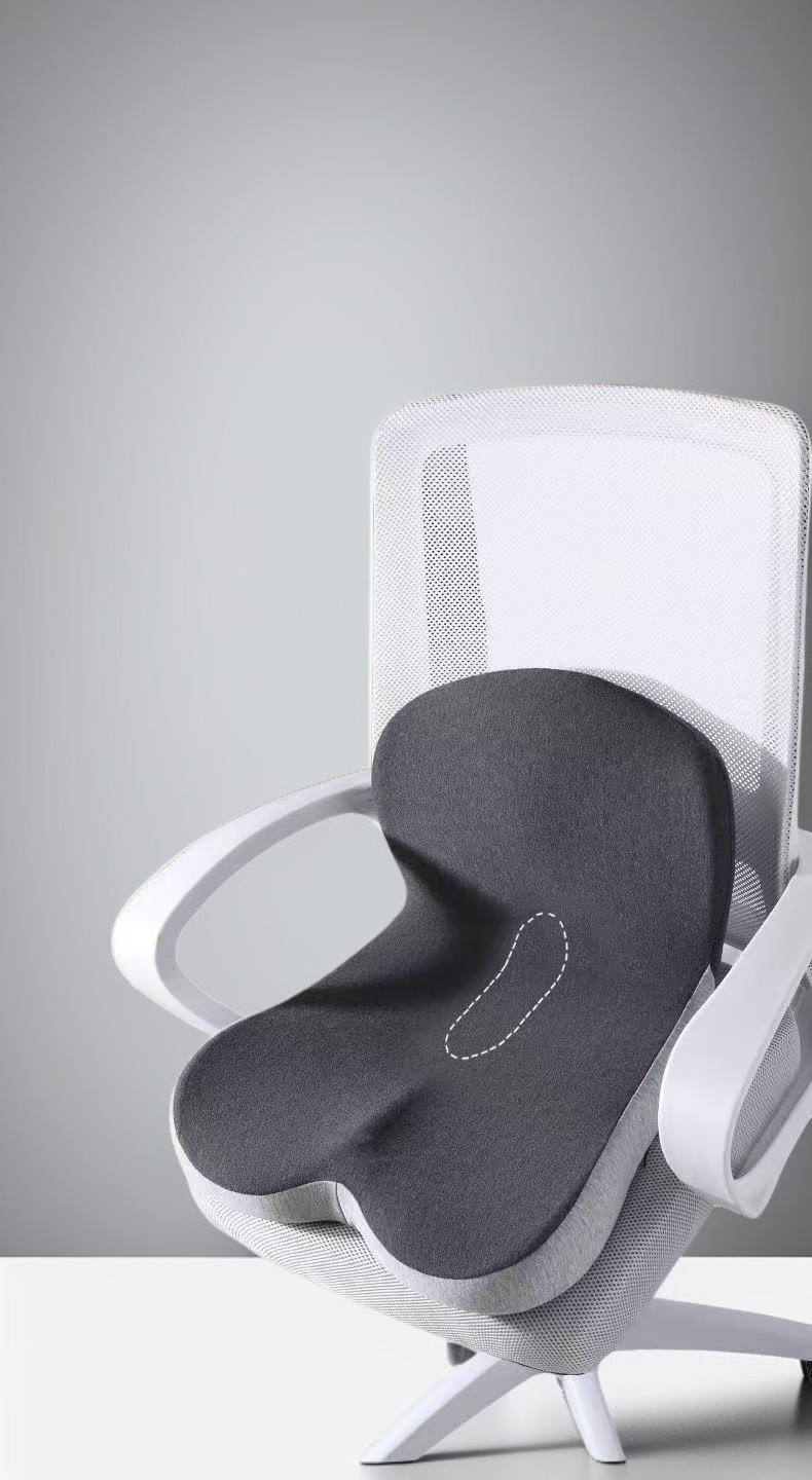 運転席に設置した腰当てクッション