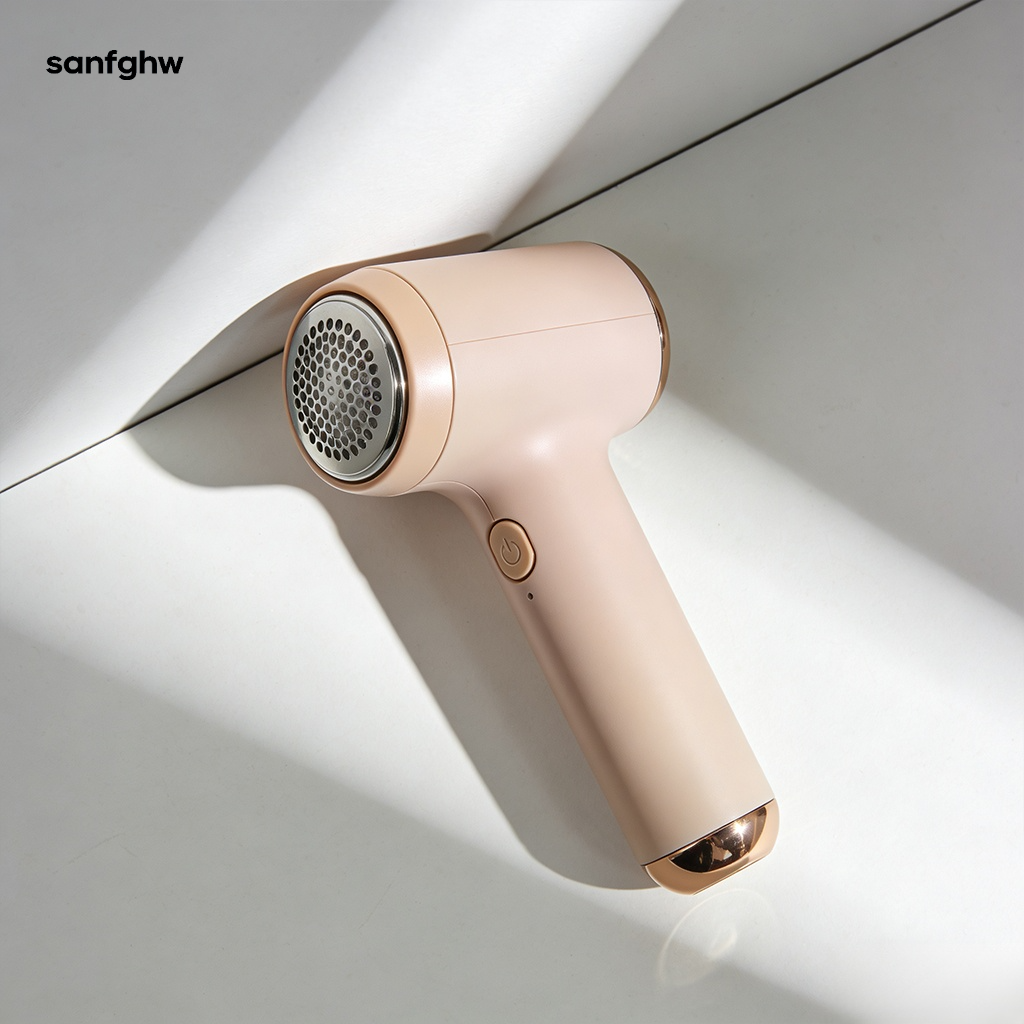 Fusselentferner entfernt effektiv Flusen von Pullover