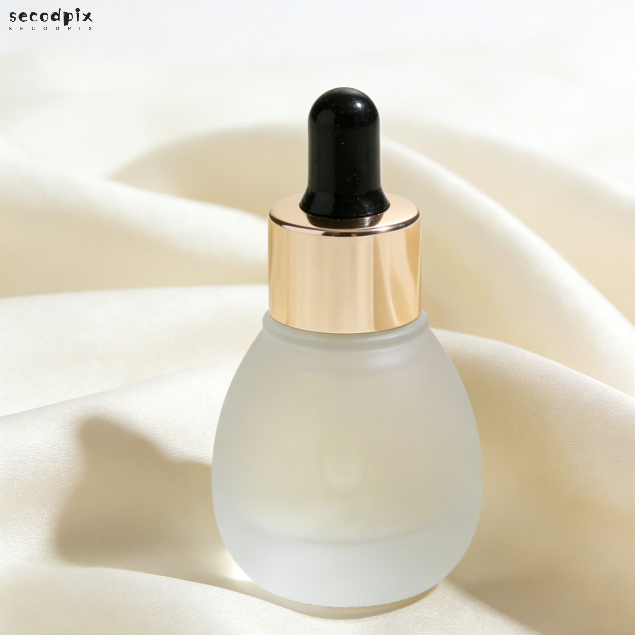 水润亮采精华液