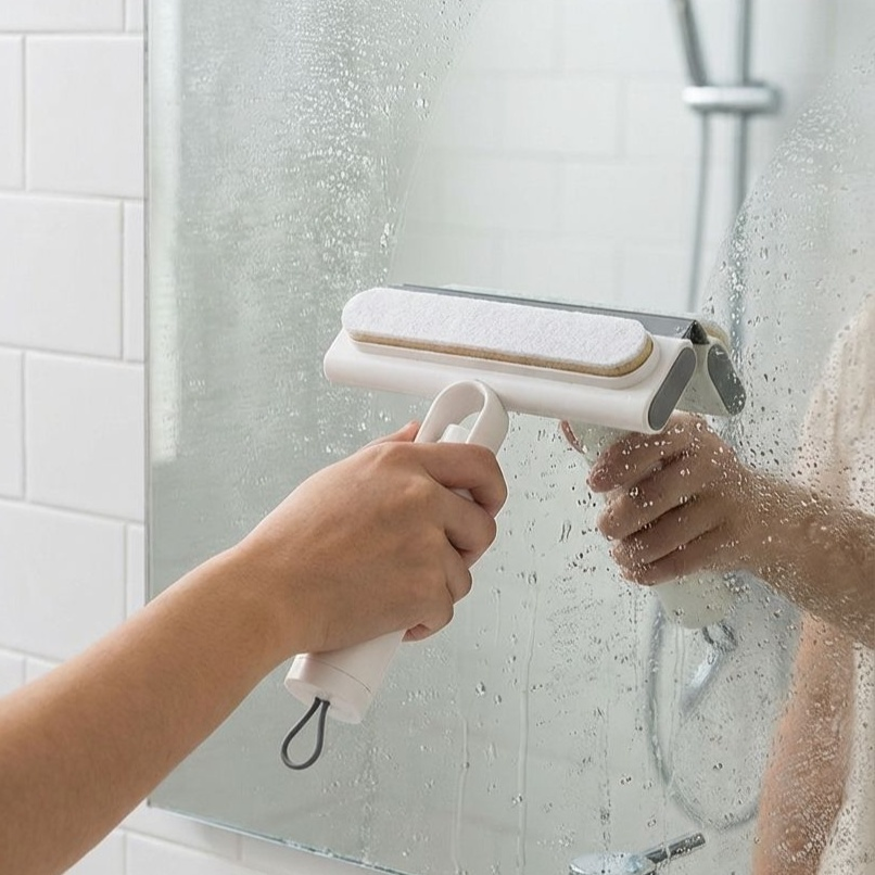 ขวดสเปรย์มือถือและที่เช็ดกระจก 3in1