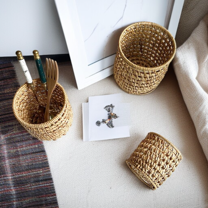 감성 인테리어를 위한 빈티지 라탄 나무 펜홀더