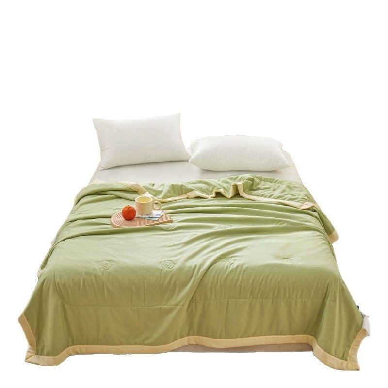 Silk quilt with soybean filling, summer quilt